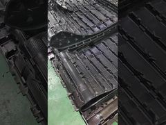 104.92kg Black Snowmobile Rubber Track 320*72*43mm Para sistema de pista de borracha