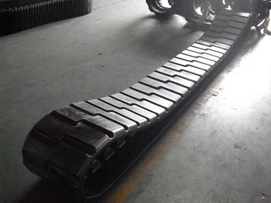 470x152.4x56 Padrão liso ou gravado PF6110 Pistas de borracha Peças de pavimentação de asfalto com 52 links
